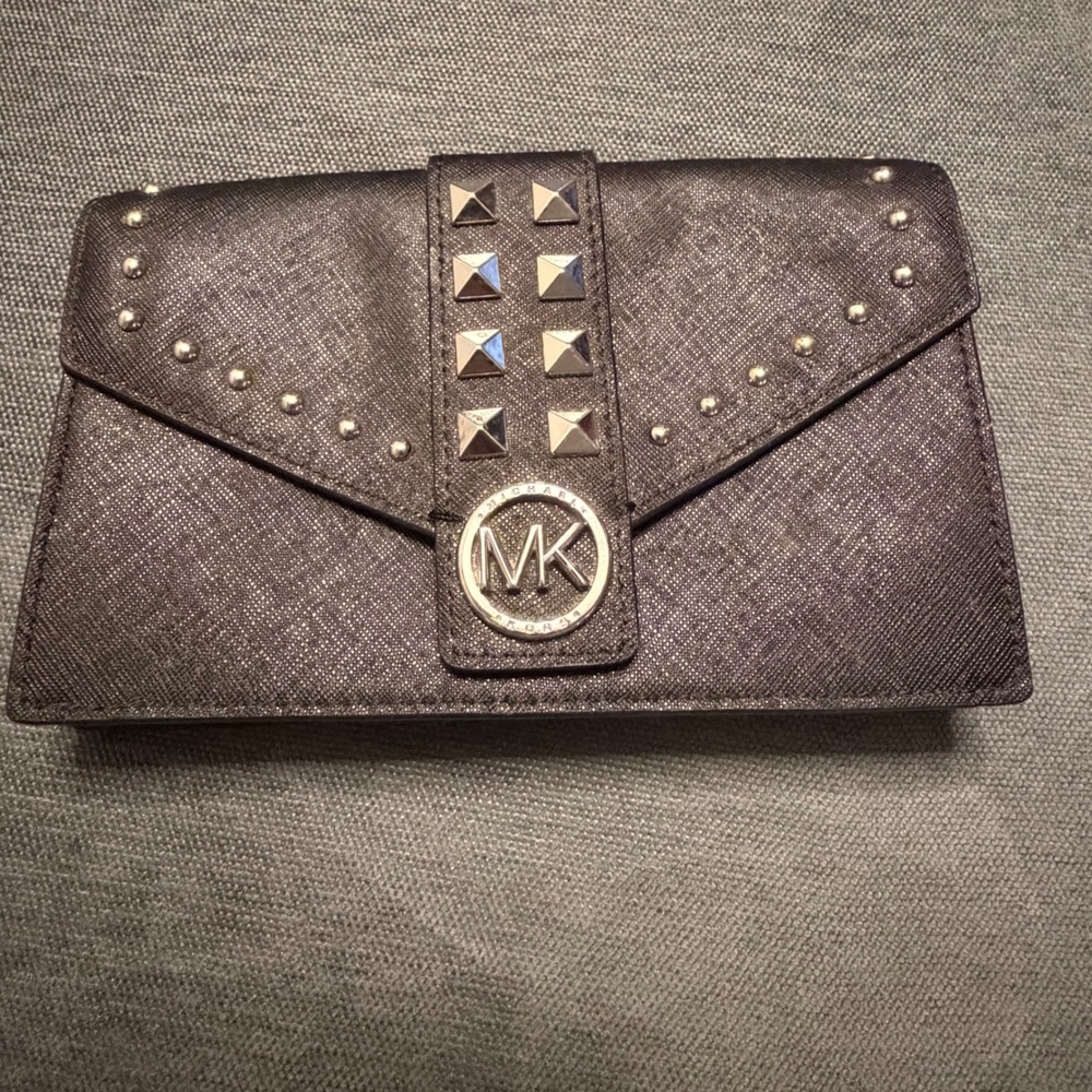 Michael Kors Metallic Pewter Saffiano Studded Envelope Clutch Bag Silver Logo